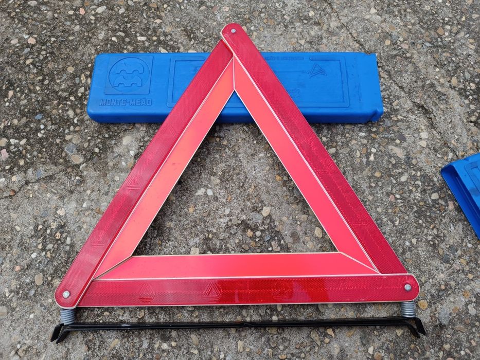 2 Triângulos pré sinalização