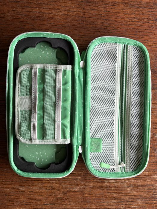 Bolsa de viagem para a Nintendo Switch/Nintendo Switch Lite (Animal Crossing: New Horizons)