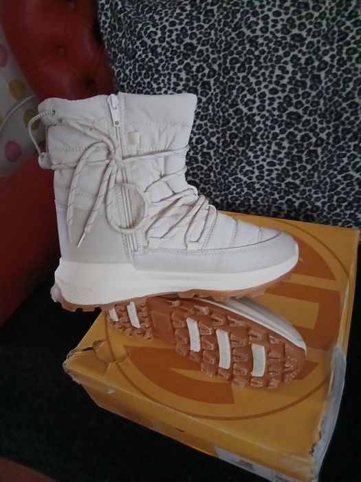 Botas fabulosas forradas a pelo são peça unica