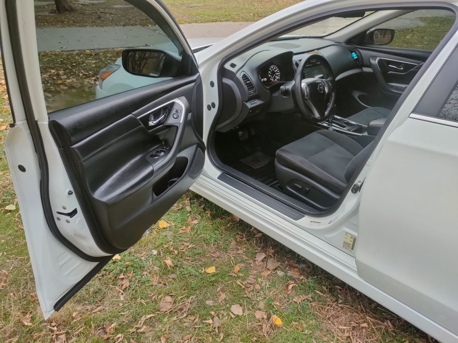 Продам Nissan ALTIMA 2016р.2.5 бензин