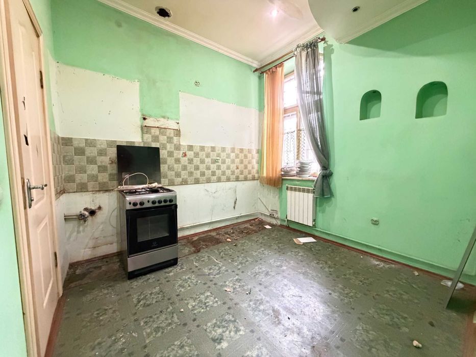 Продаж квартири — майдан Ринок, м. Стрий
