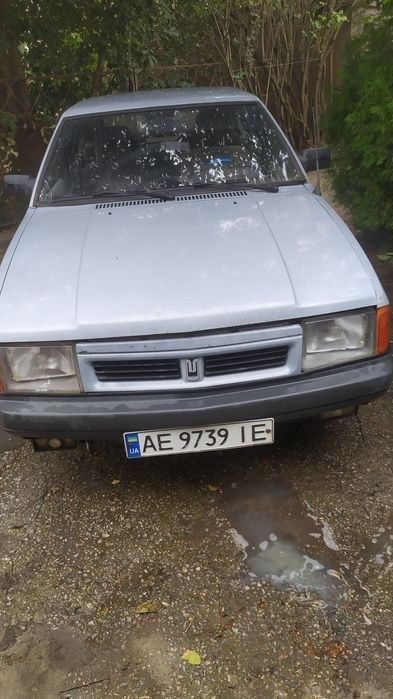Продам автомобіль Москвич 2142