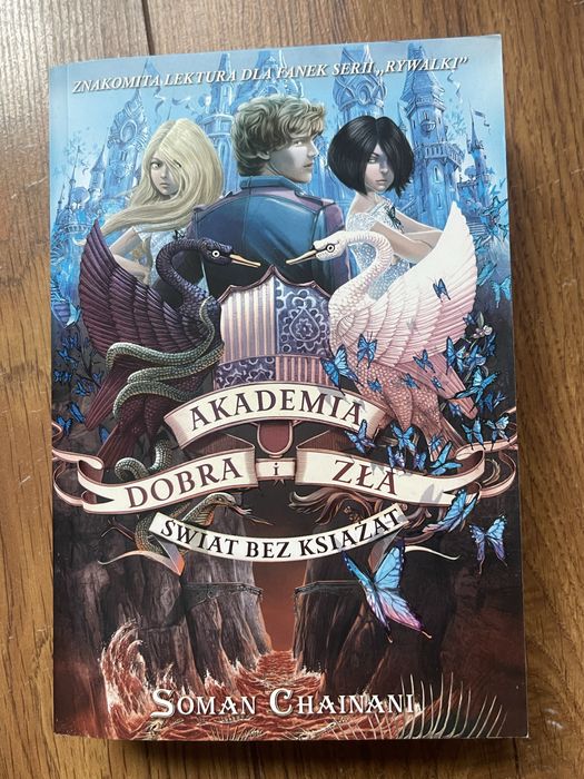 Seria książek „Akademia dobra i zła”