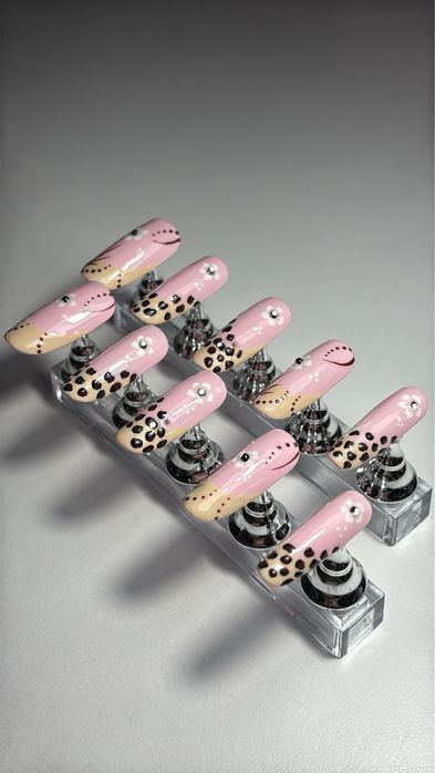 Tipsy press on nails