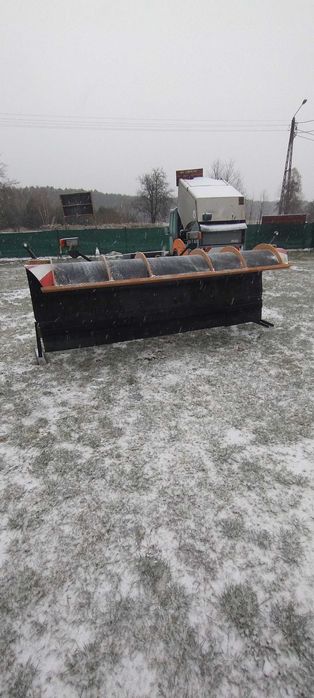 Pług śnieżny TM2 pod czołownicę.