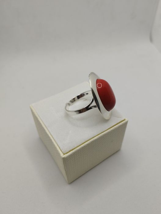 Srebrny pierścionek, koralowiec, próba 925, rozmiar  18