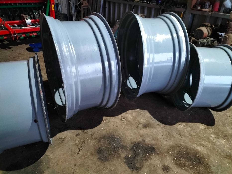 Sprzedam felgi 28x15 , 38x18 Case Deutz