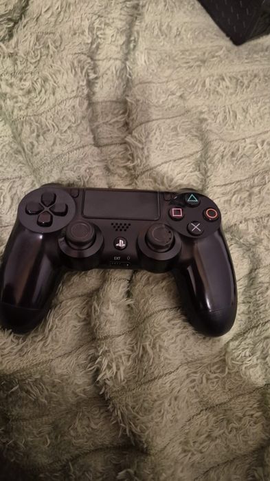 Sprzedam ps 4 z grami