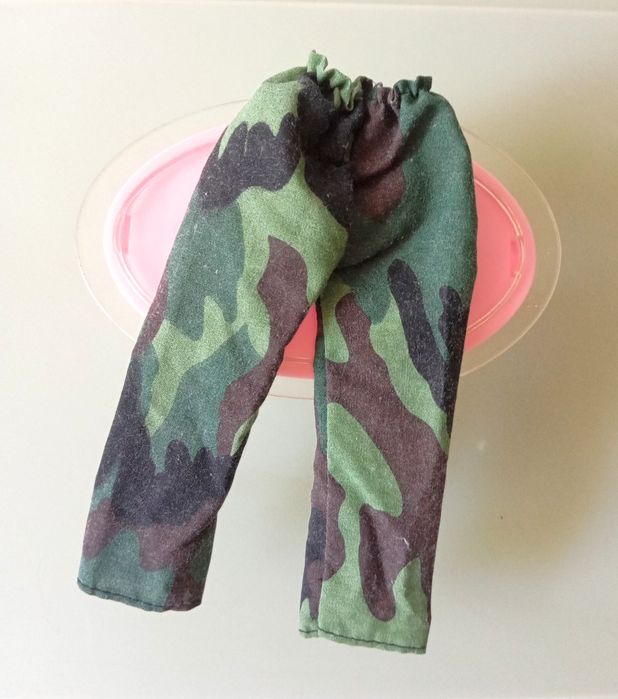 Barbie vários estilos de calças .