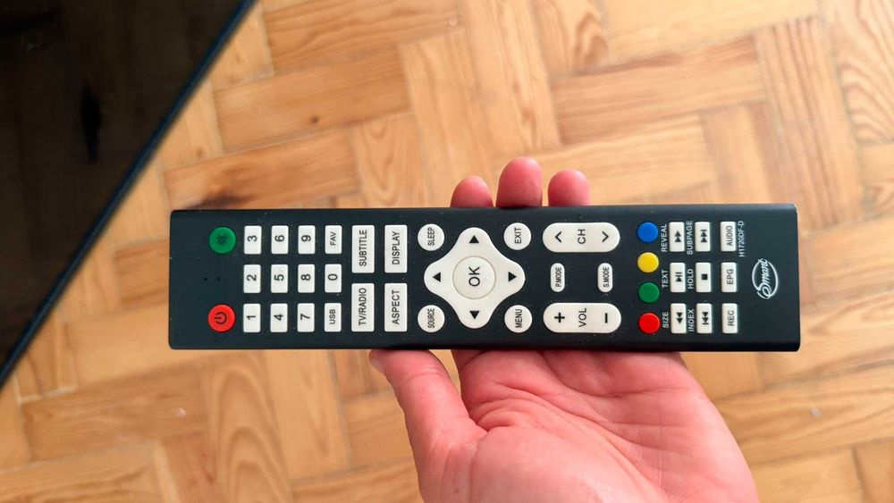 TV 32" Smart AVARIADA com comando