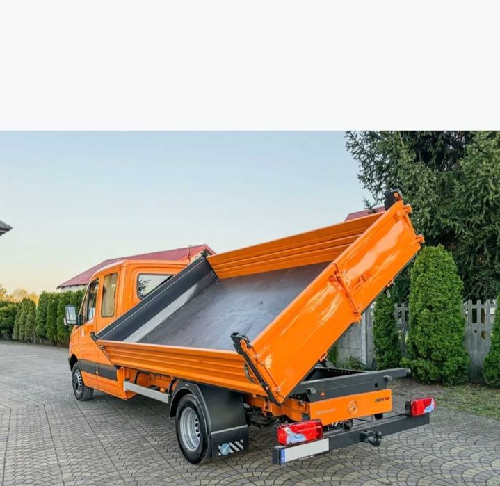 Mercedes sprinter 6 lugares tribasculante. Carrinha em muito bom estado de mecânica como de visual com tudo 100% funcional e pronta para trabalhar com