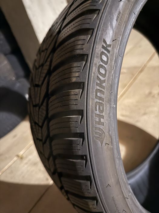 235/35-19 Hankook winter evo3