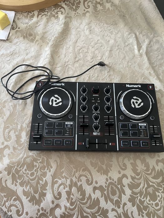 Mesa dj numark party mix