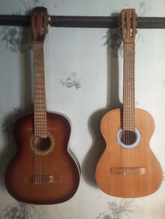 Продам гитару  новые наелоновые струны шести струные только по телефон