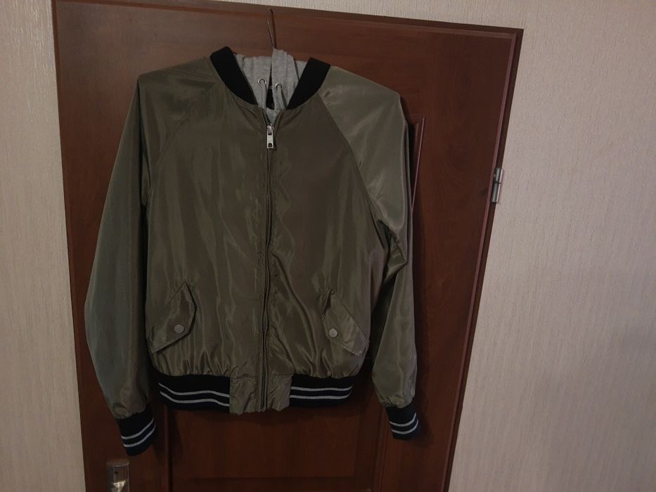 Kurtka jesienna , S/M, stan bardzo dobry.