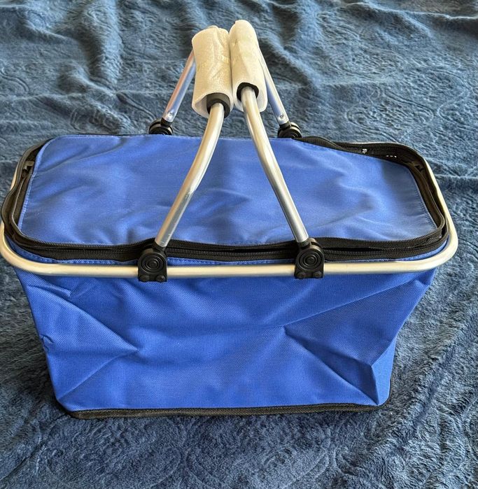 Cesta térmica para piqueniques.