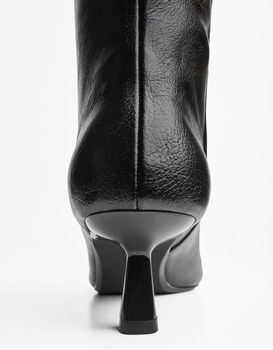 чоботи Bershka 36