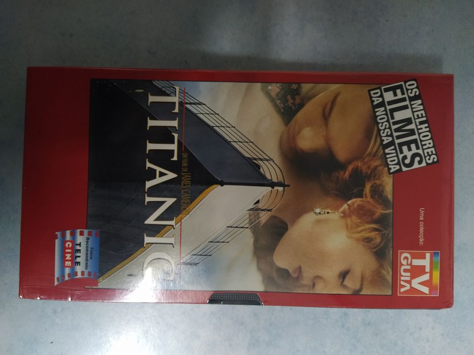 Conjunto CD e Cassete VHS do filme "Titanic"