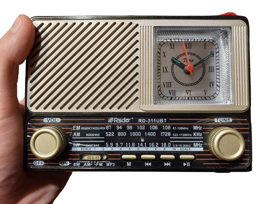 Портативний радіоприймач RSDC RD-311UBT з годинником, MP3 та ліхтарем