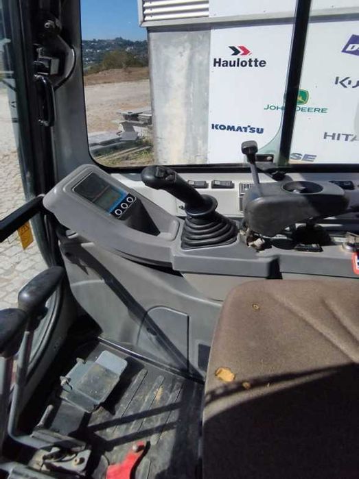 Takeuchi Minigiratória de rastos Takeuchi TB225