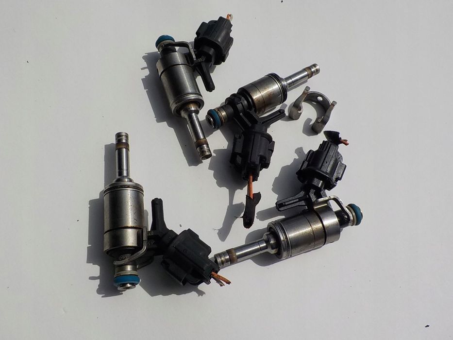 BMW 1 (F20) MINI 1.6 16V B WTRYSKIWACZ 0261500073