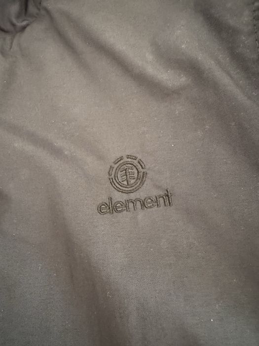 Casaco Element 14 anos. Cor preto.