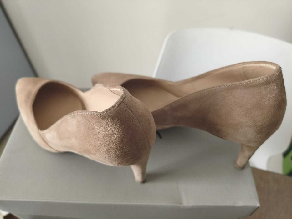 Buty damskie na obcasie Prima Moda rozmiar 39 stan dobry