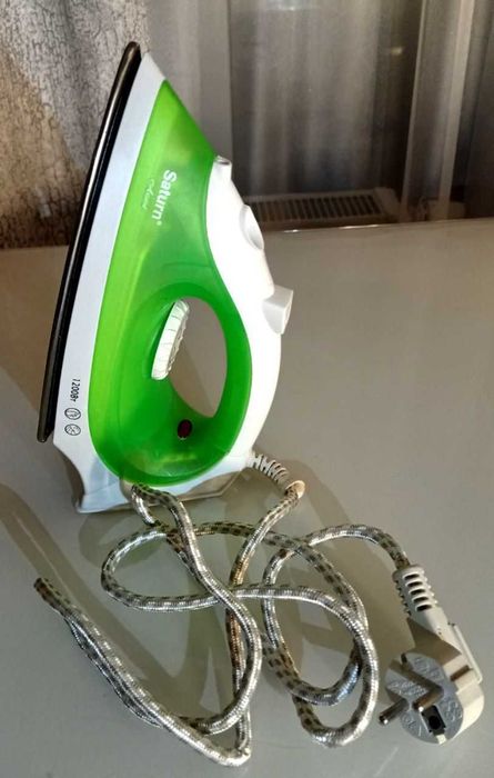 Праска (Утюг) Saturn (як нова)