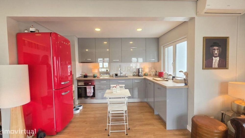 Apartamento T3 em Alfragide com Parqueamento — Alfragide, Lisboa