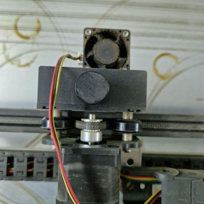 Laser, grawerka Cnc o mocy 10w i dużym polu pracy ponad 1000x1000mm.