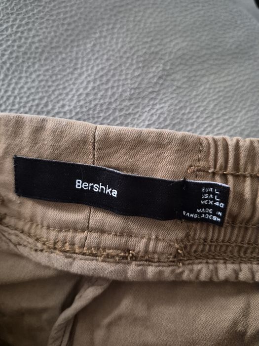 Calças Beguie Bershka Tamanho L