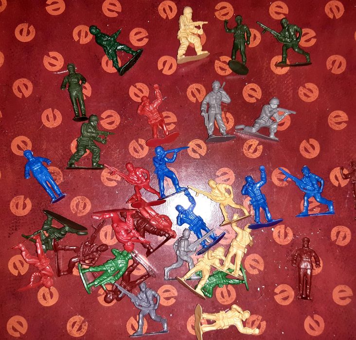 Lot of 150 Arfix and Matchbox Die-Cast Models in 1:32 Scale64741088982658124