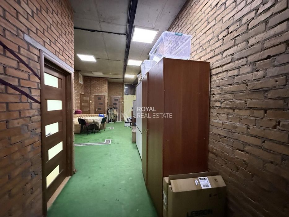Мстислава Скрипника вул., 40. Продам офіс зі своїм окремим входом. Терміново!