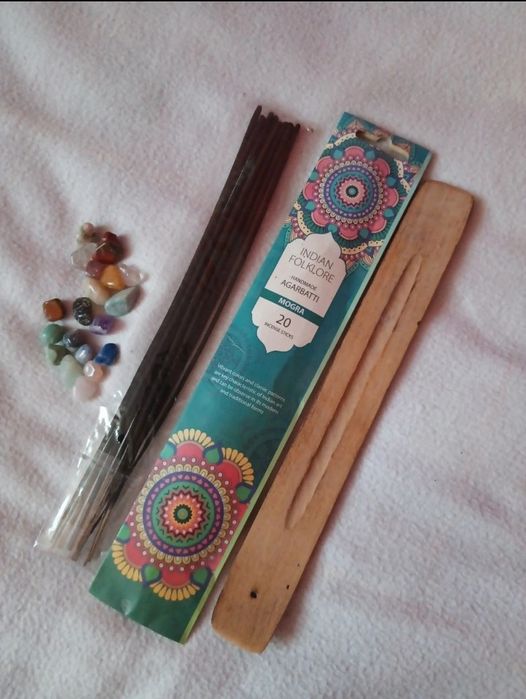 Zestaw kamieni i kadzidła