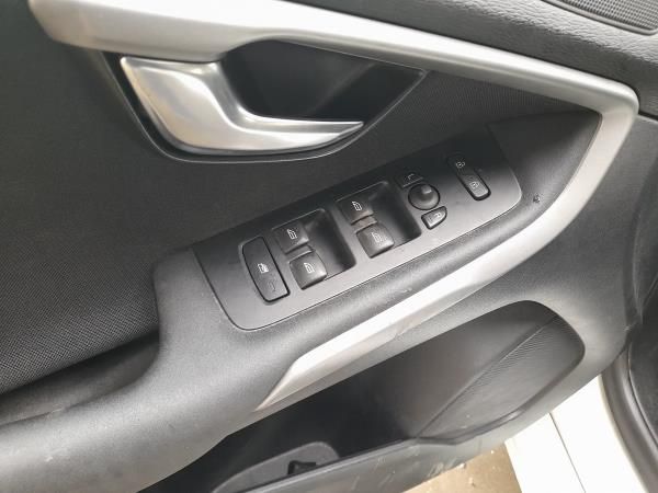 Para peças VOLVO V40 Hatchback