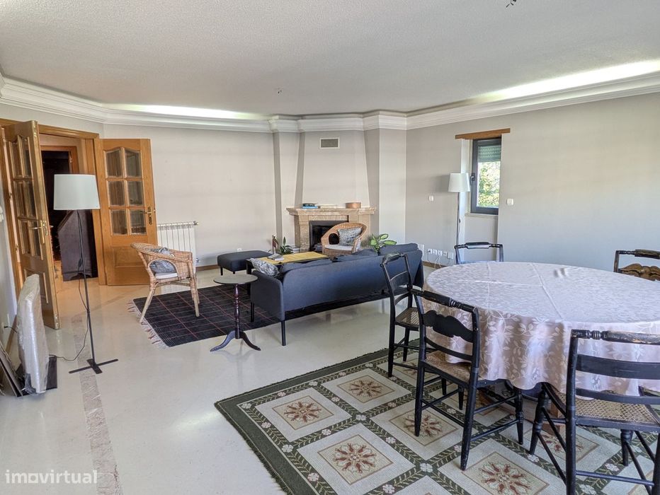 3 Bedroom Apartment – Monte Estoril – Private Condominium