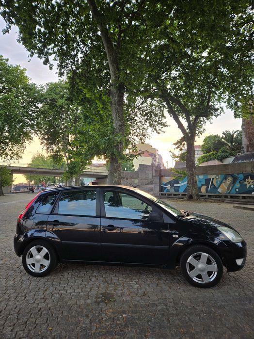 Ford Fiesta 1.25 Trend GPL - Muito económico
