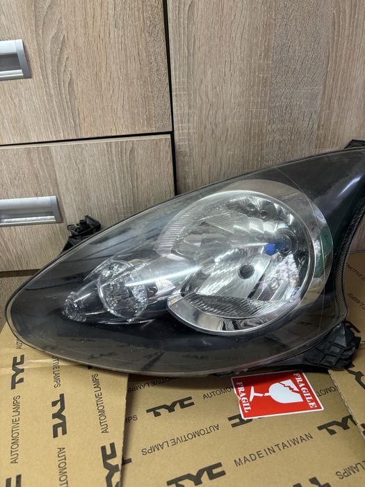 Lampa toyota aygo I 2009r