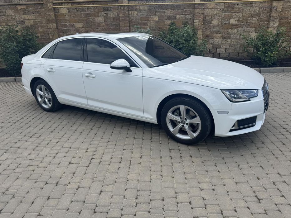 Audi a4 автомат в белом цвете 2019 г 2.0 бензин ауди а4