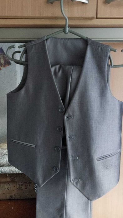 Костюм трійка на хлопчика 7-8 років