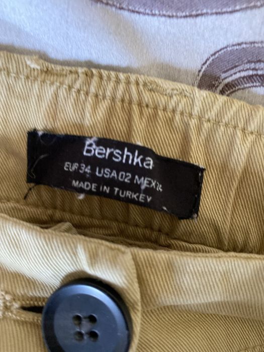 Calças bege bershka