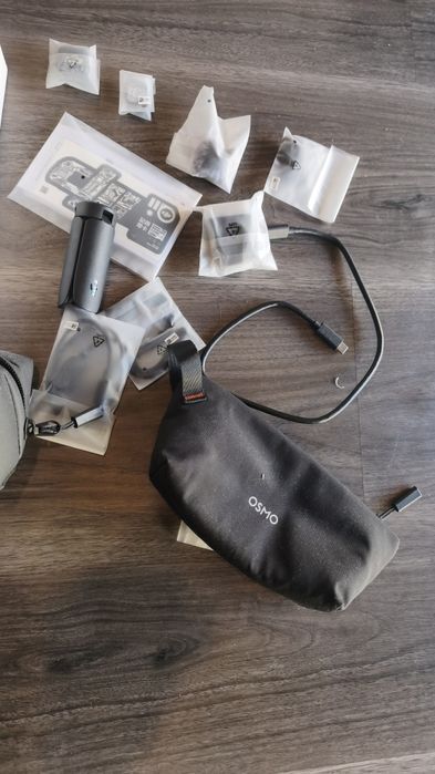 DJI Osmo Pocket 4 Creator Combo