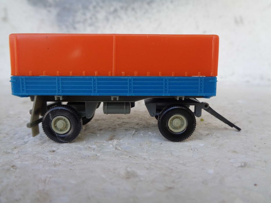 1:87 Atrelado de camião