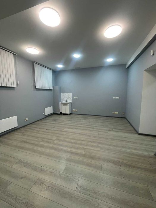 Продам Салон краси на Посмітного. 7 ст. Фонтану. 1 поверх.
