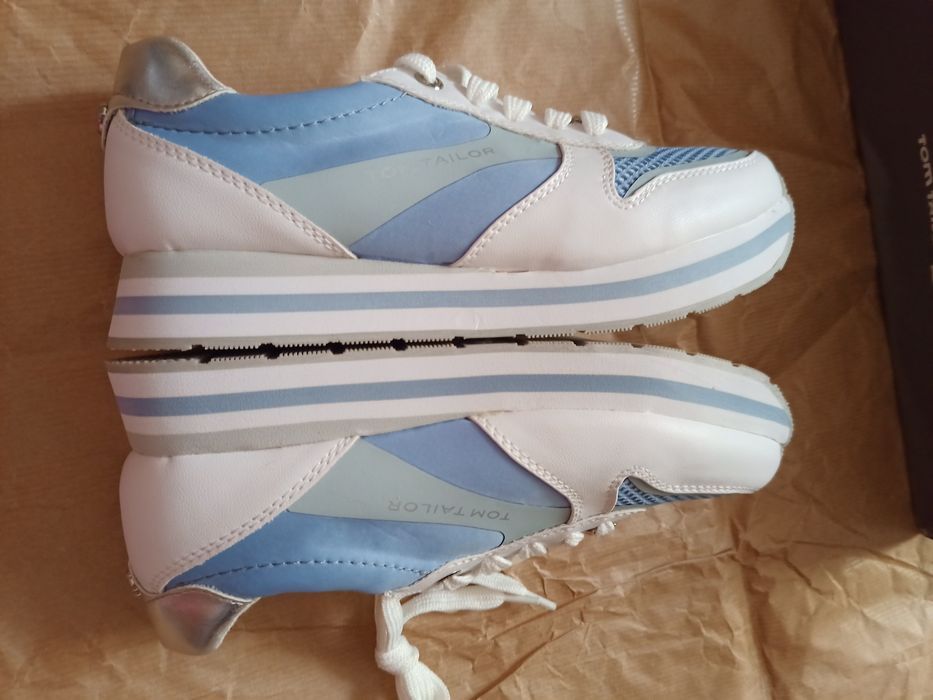 Błękitne sneakersy na platformie Tom tailor 38 wkładka ok 25 cm