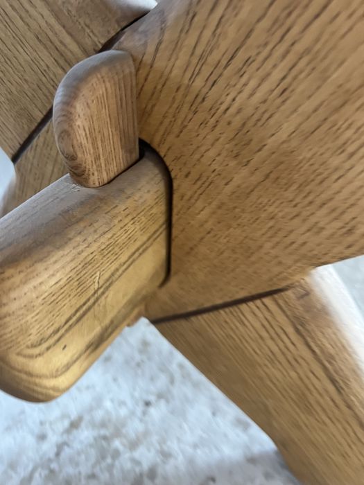 Комплект из дуба стол четыре лавки .