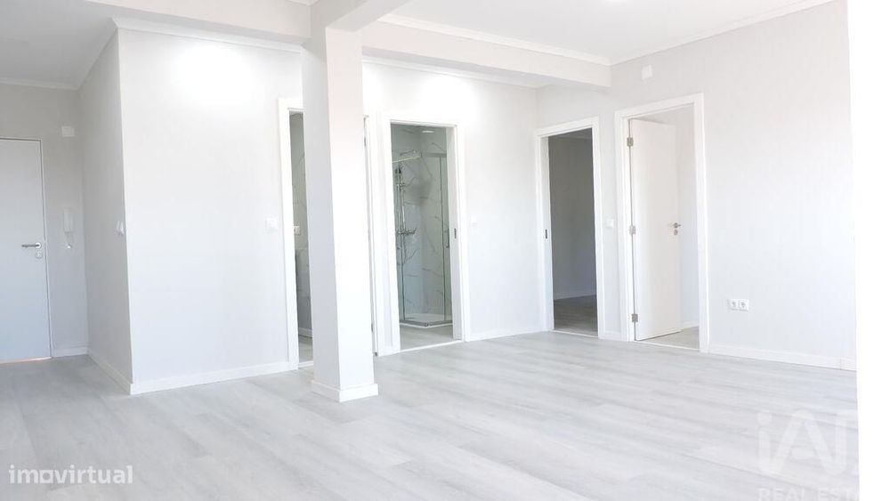 Apartamento T2 em São Sebastião