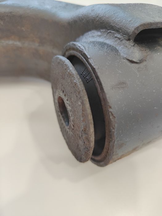 Оригінал ричаг передній нижній Toyota Land Cruiser 200 Lexus LX570/450