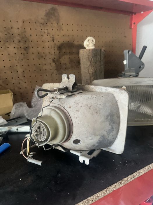 Farois Ford Capri mk2 para restaurar e mais algumas peças