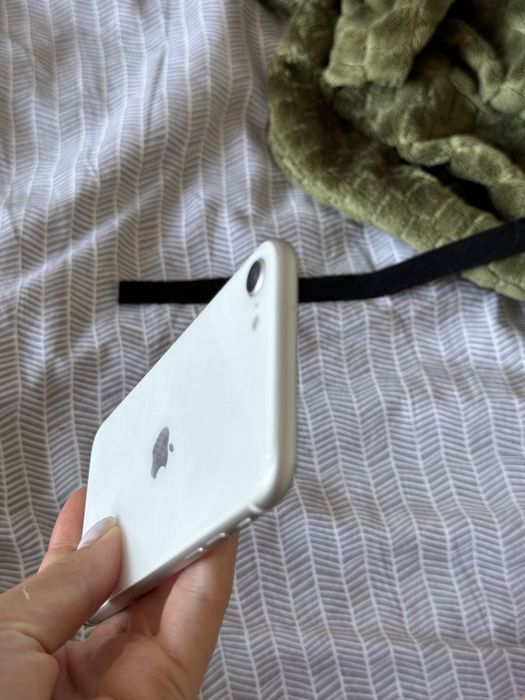 iPhone SE 2022 64Gb Neverlock
